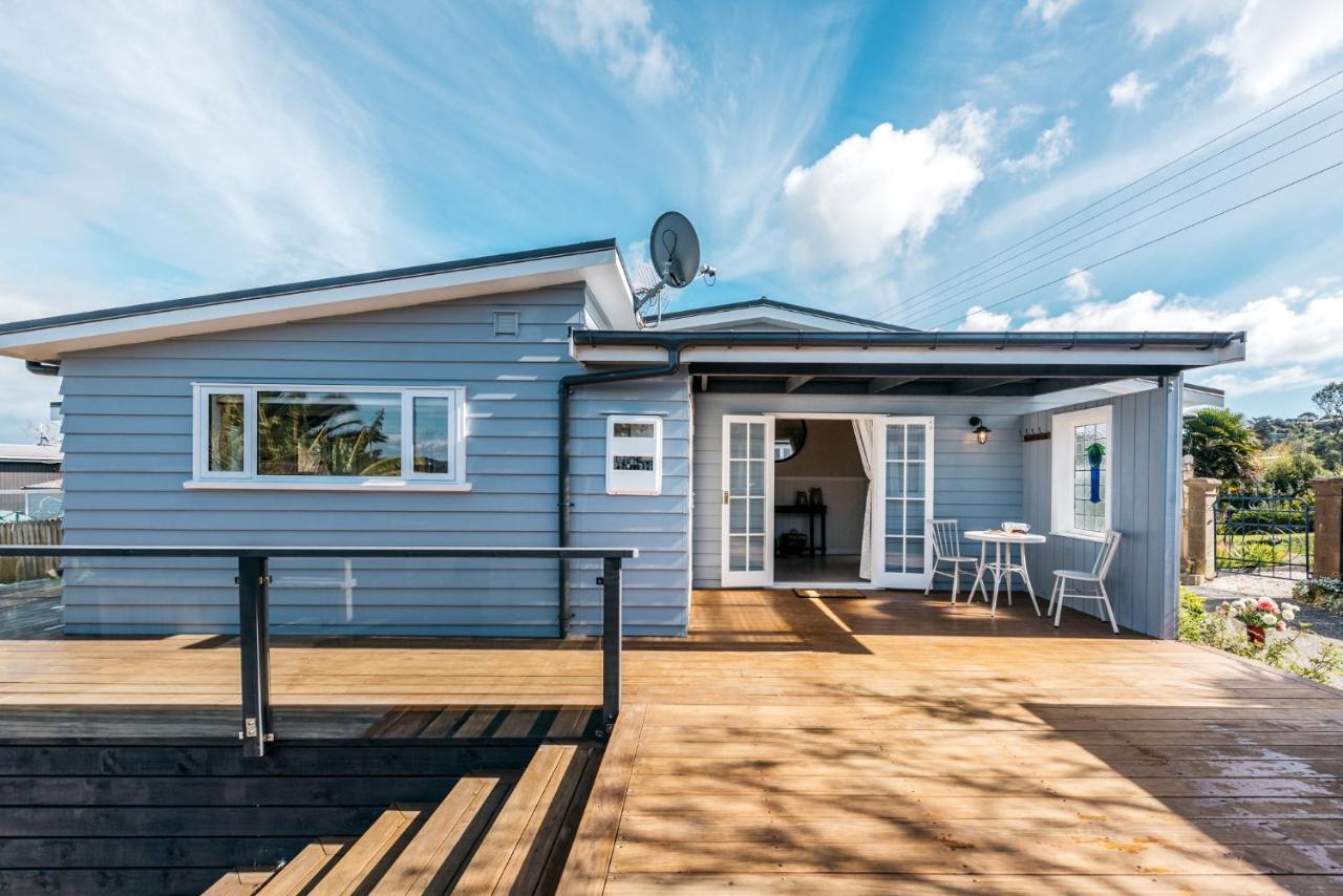 Pohutukawa Cottage, Waiheke Island Surfdale Exteriör bild